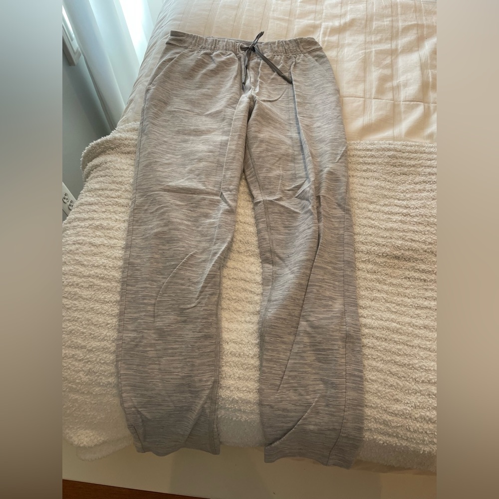 Selling lululemon joggers